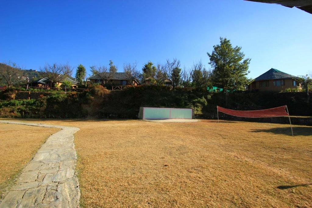 Oyo 43476 Vatika Resort Simlá Kültér fotó